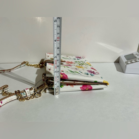 Nanette Lepore NWOT Neutral White Floral Crossbody or Wristlet Clutch 8"x5" - Picture 10 of 13